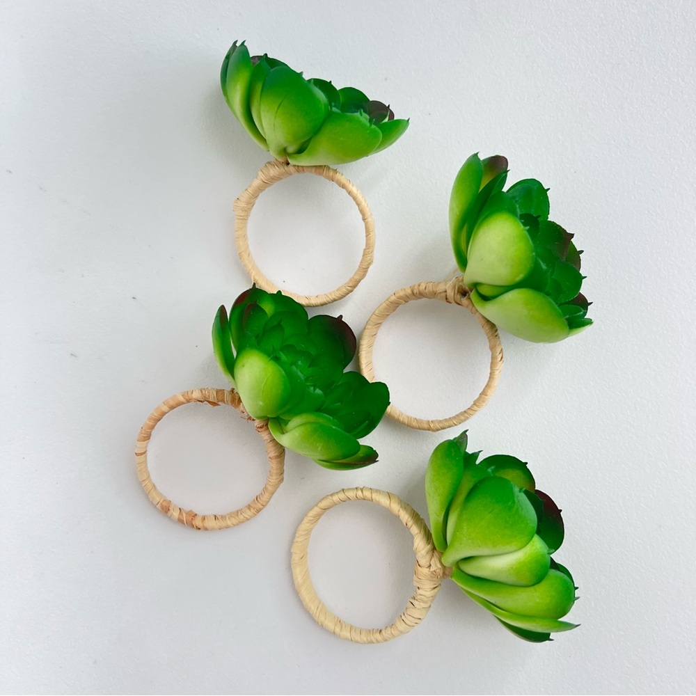 🤍Green Succulent Napkin Rings
